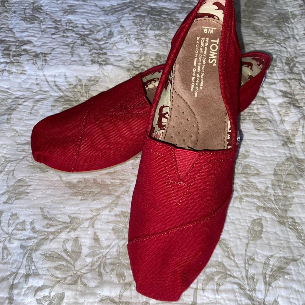 Toms Alpargata Classic Canvas Red Women’s Size 9
